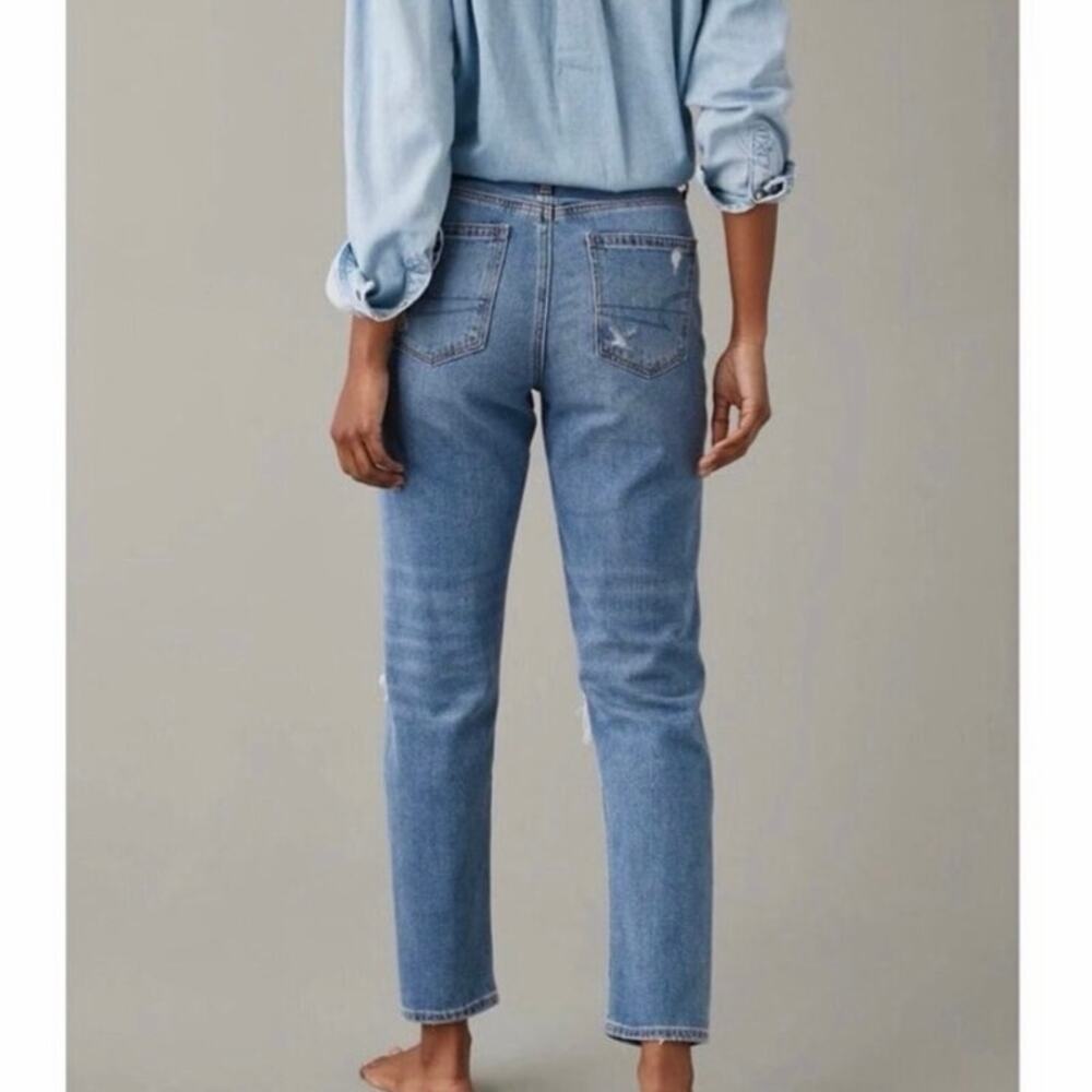 American Eagle Mom Jean Distressed Ripped Medium Wash Jeans Size 6 - Picture 5 of 13